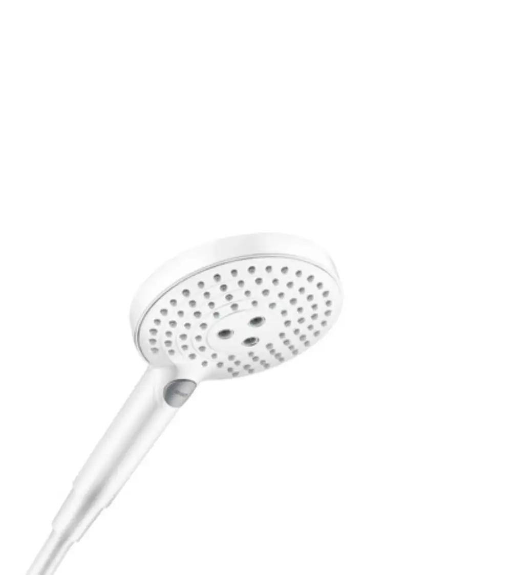 Hansgrohe Handbrause in Mattweiß mit runder Showerhead-Gestaltung und mehreren Düsen, geeignet für flexible Brausenerlebnisse.